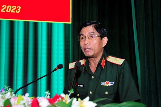 Major General Dang Van Hung speaks at the conference