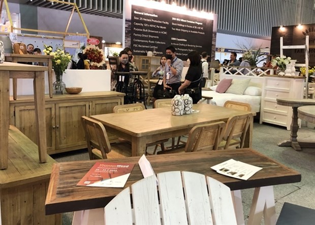 A wide range of indoor and outdoor furniture and handicraft products are on display at the Vietnam International Furniture and Home Accessories Fair being held at the Saigon Exhibition and Convention Centre until March 11. (Photo: VNA) A wide range of indoor and outdoor furniture and handicraft products are on display at the Vietnam International Furniture and Home Accessories Fair being held at the Saigon Exhibition and Convention Centre until March 11. (Photo: VNA)