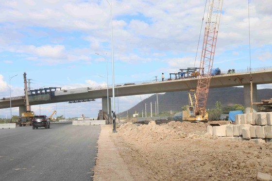 Binh Thuan petitioned for a license extension to exploit 6 land mines for the Vinh Hao - Phan Thiet expressway construction project Binh Thuan petitioned for a license extension to exploit 6 land mines for the Vinh Hao - Phan Thiet expressway construction project