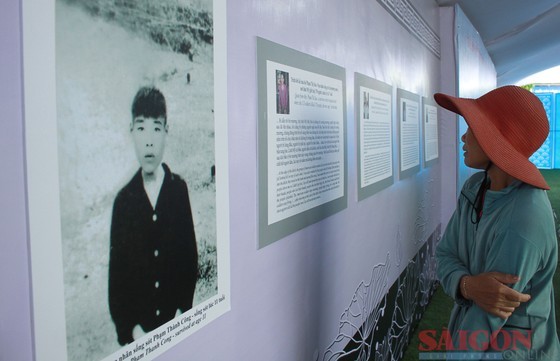 Information about Son My children who survived the massacre (Photo: SGGP) Information about Son My children who survived the massacre (Photo: SGGP)