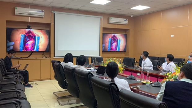 An emergency telehealth session was conducted between the Viet Duc Hospital and Quang Ninh provincial General Hospital, saving the patient's life. (Photo courtesy of Viet Duc Hospital) An emergency telehealth session was conducted between the Viet Duc Hospital and Quang Ninh provincial General Hospital, saving the patient's life. (Photo courtesy of Viet Duc Hospital)