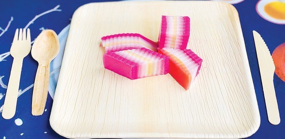 Spathes of areca trees turn into useful items such as plates, spoons, cups, trays, fans, paintings Spathes of areca trees turn into useful items such as plates, spoons, cups, trays, fans, paintings