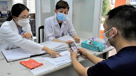 The health sector in HCMC proposes more drugs for insured patients at district health centers The health sector in HCMC proposes more drugs for insured patients at district health centers