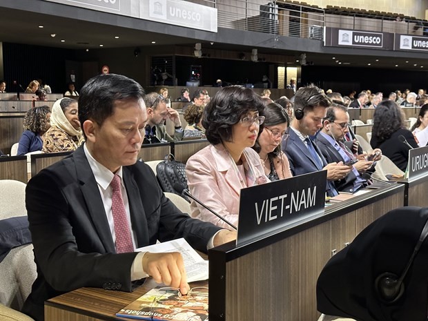 Deputy Foreign Minister and Chairman of the National Commission for UNESCO Ha Kim Ngoc attends the 216th session of the UNESCO Executive Board. (Photo: VNA) Deputy Foreign Minister and Chairman of the National Commission for UNESCO Ha Kim Ngoc attends the 216th session of the UNESCO Executive Board. (Photo: VNA)