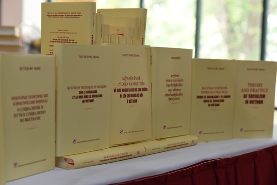 The book in Vietnamese and some of its foreign language versions