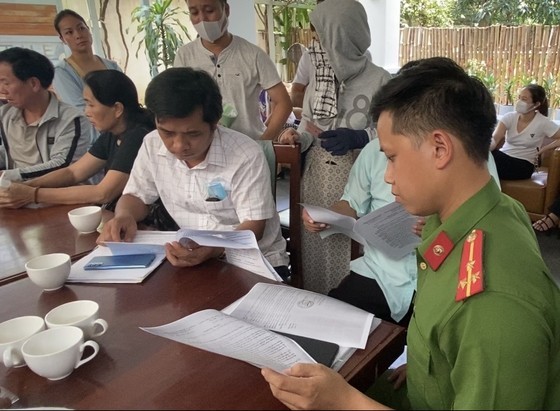 Family members of 12 elderly people staying at Tu Tam S-Merciful Nursing Home write complaints against Tu Tam S-Merciful Medical Joint Stock Company Family members of 12 elderly people staying at Tu Tam S-Merciful Nursing Home write complaints against Tu Tam S-Merciful Medical Joint Stock Company