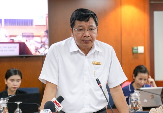 Mr. Nguyen Phu Vinh, Head of the Business Department of the city Electricity Corporation (EVNHCMC), Mr. Nguyen Phu Vinh, Head of the Business Department of the city Electricity Corporation (EVNHCMC),