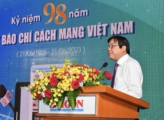 Editor-in-Chief of the SGGP Newspaper journalist Tang Huu Phong speaks at the ceremony ( Photo: SGGP) Editor-in-Chief of the SGGP Newspaper journalist Tang Huu Phong speaks at the ceremony ( Photo: SGGP)