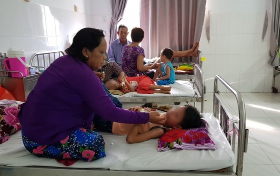 Mekong Delta records soaring cases of HFMD. Child patients are treated in a hospital in Phu Quoc District Mekong Delta records soaring cases of HFMD. Child patients are treated in a hospital in Phu Quoc District