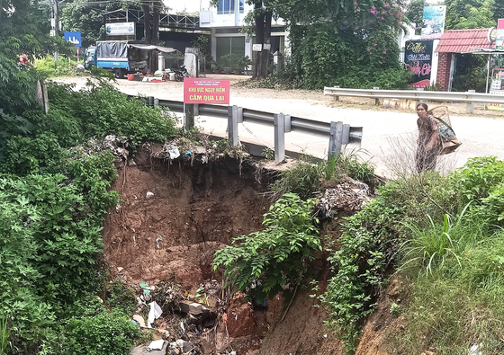 Landslies were seen in slopes in Da Lat City
