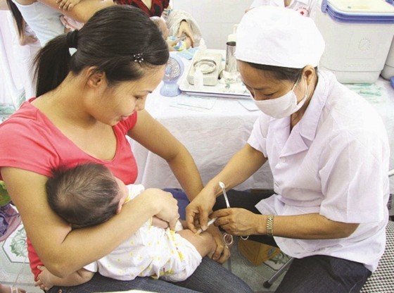 In response to the Vietnamese Ministry of Health’s appeal for help with vaccines, international organizations and domestic enterprises have provided 250,000 doses of "5-in-1" DPT-VGB-Hib vaccine In response to the Vietnamese Ministry of Health’s appeal for help with vaccines, international organizations and domestic enterprises have provided 250,000 doses of "5-in-1" DPT-VGB-Hib vaccine