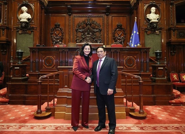 Prime Minister Pham Minh Chinh (right) and President of the Belgian Senate Stephanie D&apos;Hose in a photo taken in Brussels last year (Photo: VNA)