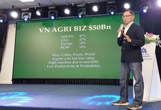 Chairman Charlie In speaks at the conference. Chairman Charlie In speaks at the conference.