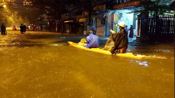 Residents in Da Nang use boat to travel