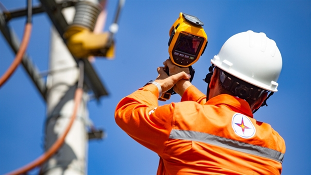 A worker of Vietnam Electricity. (Photo baochinhphu.vn) A worker of Vietnam Electricity. (Photo baochinhphu.vn)
