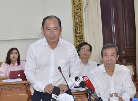 Director of the Ho Chi Minh City Department of Health Associate Professor Tang Chi Thuong at the meeting Director of the Ho Chi Minh City Department of Health Associate Professor Tang Chi Thuong at the meeting