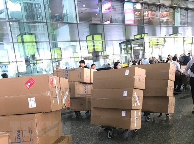 A total of 30 portable membrane water filters donated by the World University Service of Germany (WUS) to people in central Vietnam’s flood-hit areas arrive at the Noi Bai International Airport in Hanoi. (Photo: VNA) A total of 30 portable membrane water filters donated by the World University Service of Germany (WUS) to people in central Vietnam’s flood-hit areas arrive at the Noi Bai International Airport in Hanoi. (Photo: VNA)