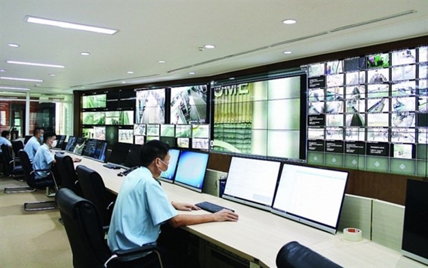 About 64,700 businesses have registered to join in the single window public service system relating to import and export activities. (Photo: tapchitaichinh.vn)