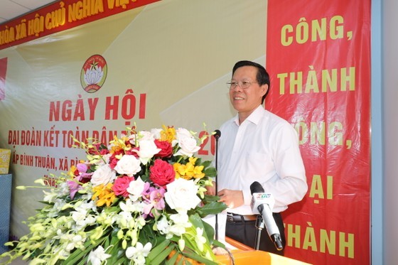 Chairman of the Ho Chi Minh City People's Committee Phan Van Mai speaks at the event (Photo: SGGP) Chairman of the Ho Chi Minh City People's Committee Phan Van Mai speaks at the event (Photo: SGGP)