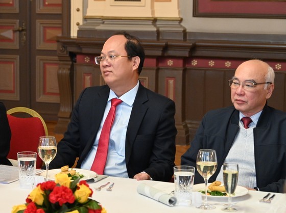 Deputy Secretary of the Ho Chi Minh City Party Committee Nguyen Ho Hai (L) Deputy Secretary of the Ho Chi Minh City Party Committee Nguyen Ho Hai (L)