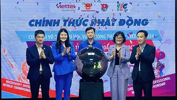 Nguyen Minh Triet, Secretary of the Ho Chi Minh Youth Union Central Committee (center), and other delegates at the launching ceremony. (Photo: nhandan.vn) Nguyen Minh Triet, Secretary of the Ho Chi Minh Youth Union Central Committee (center), and other delegates at the launching ceremony. (Photo: nhandan.vn)