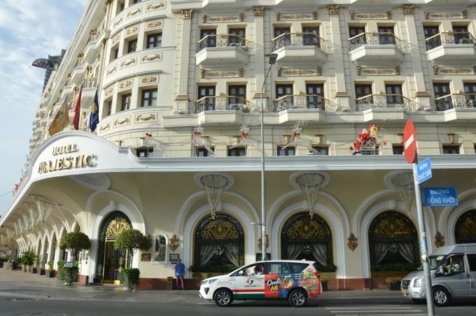Hotel Majestic Saigon is one of the hotels with a long history (since 1925). Hotel Majestic Saigon is one of the hotels with a long history (since 1925).