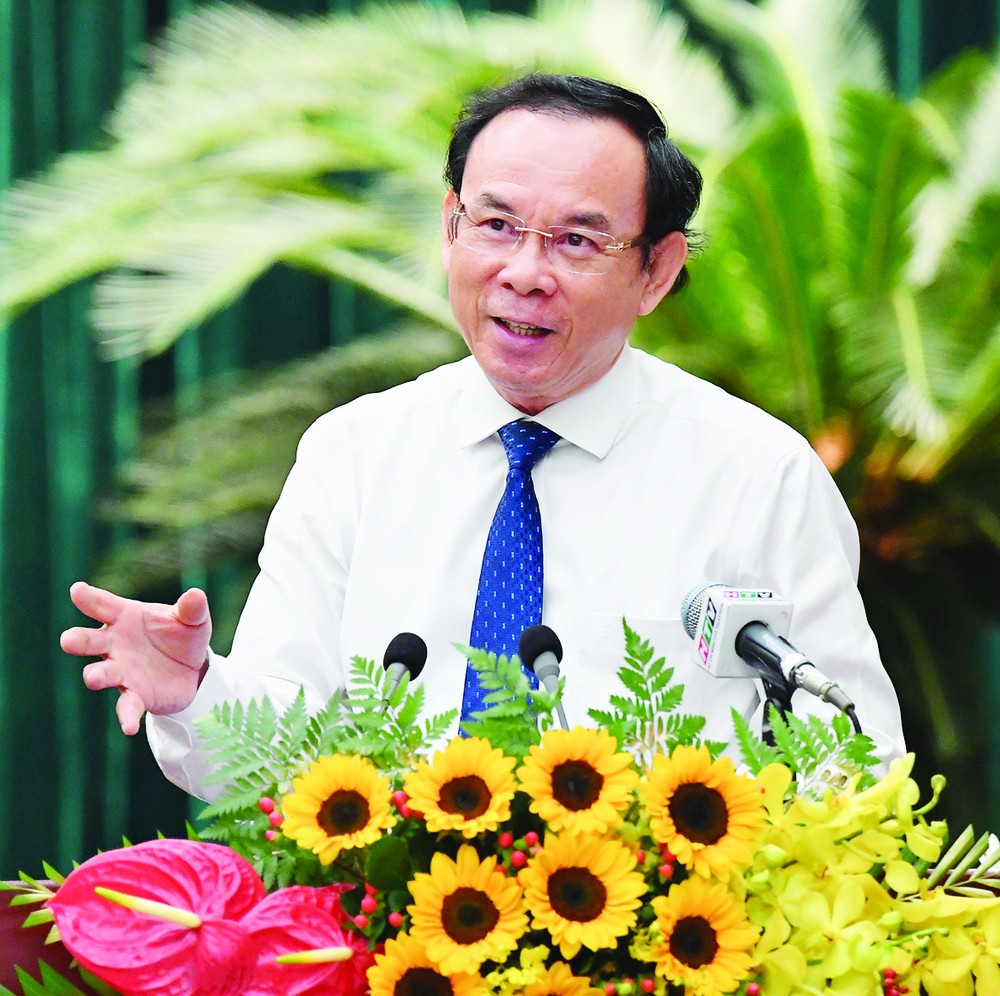 Secretary of HCMC Party Committee Nguyen Van Nen speaks at the session (Photo: SGGP) nen-3470.jpg