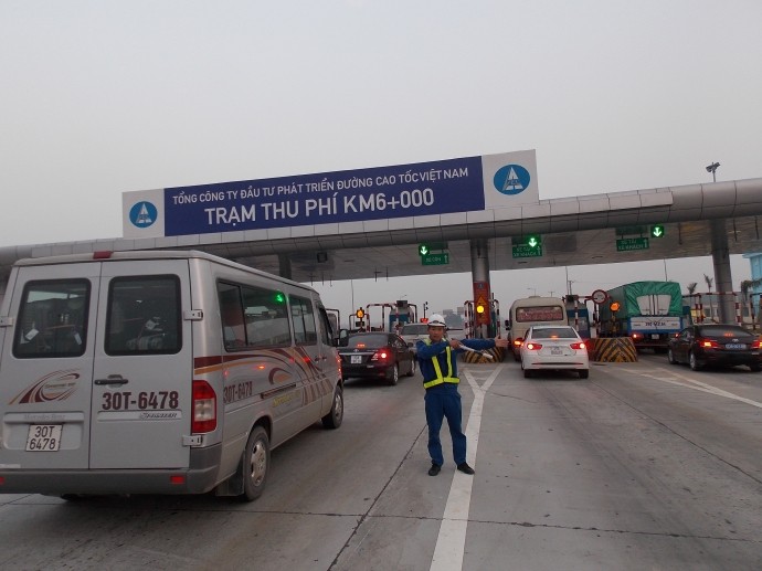 The Noi Bai - Lao Cai highway noi-bai-8140.jpg
