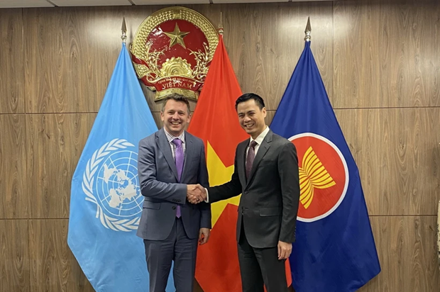 Ambassador Dang Hoang Giang, Permanent Representative of Vietnam to the United Nations (R) and President of the Parliamentary Assembly of the Francophonie (APF) Francis Drouin (Photo: VNA) ambassador-dang-hoang-giang-and-apf-president-5434.png