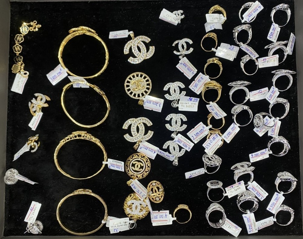 The jewelry establishment was displaying for sale 45 units of assorted jewelry products GOLD.jpg