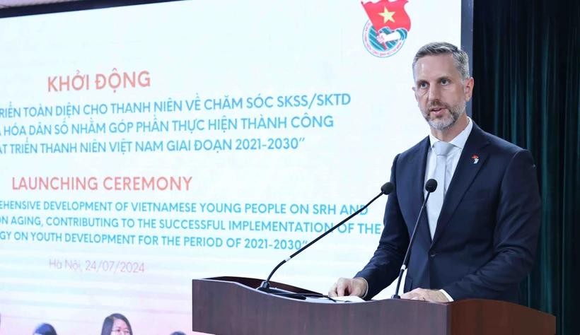 UNFPA Representative in Vietnam Matt Jackson speaks at the launching ceremony on July 24. (Photo: VNA) unfpa-helps-improve-youth-capacity-of-sexual-reproductive-health-4074.jpg.webp