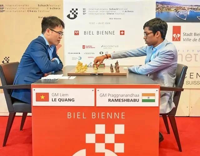 Grandmaster Le Quang Liem (L) trounces Indian player Rameshbabu Praggnanandhaa after 65 moves (Photo: Biel Chess Festival) le-quang-liem-2050.jpg.webp