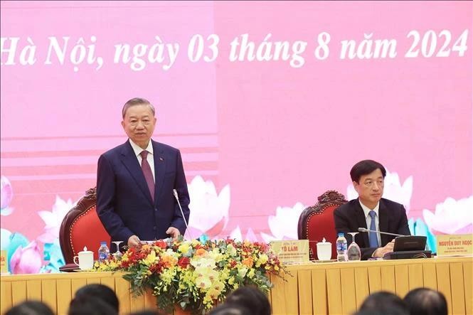 Party General Secretary and State President To Lam answers questions from domestic and foreign journalists. (Photo: VNA) hopbao-937.jpg.webp