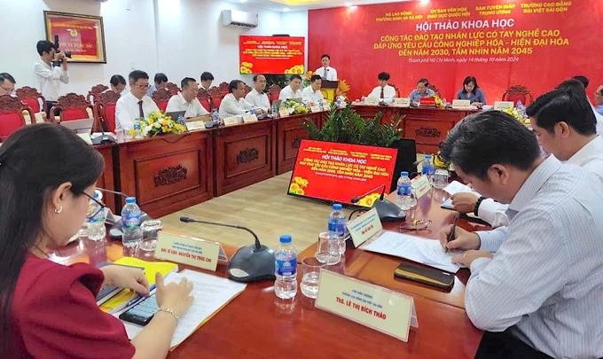 Head Le Huy Nam speaks at the seminar le huy nam.webp