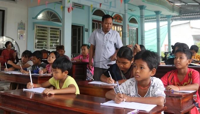 KHmer children learn KHmer language khmer.webp