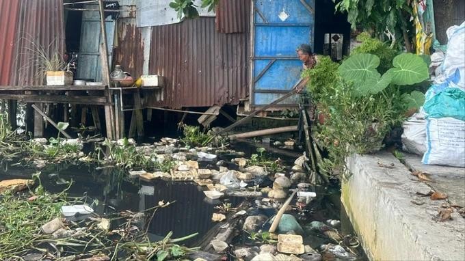 Some 18 canals and ditches will be collected waste canal.webp