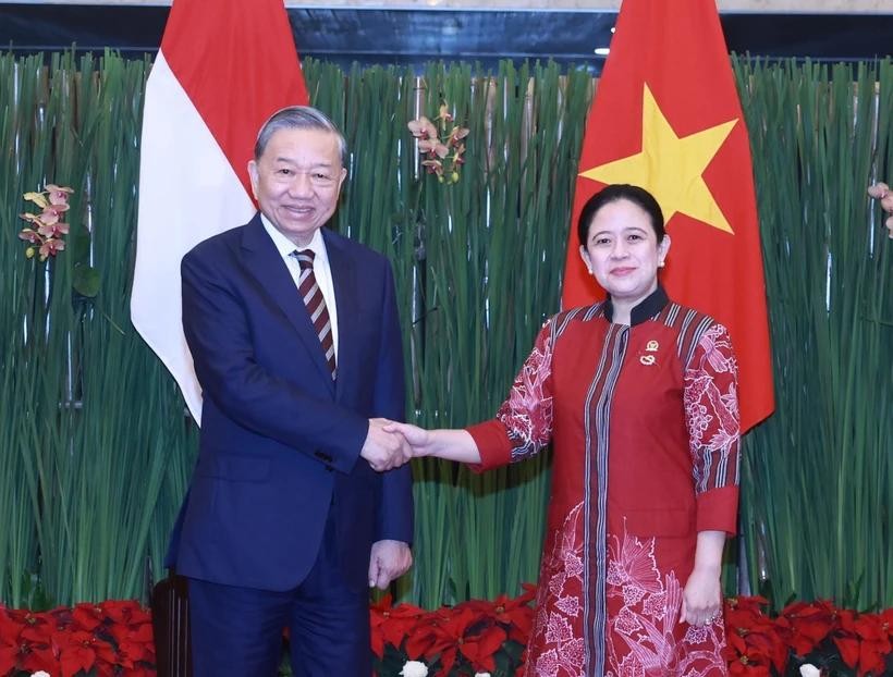 Party General Secretary To Lam (L) meets with Speaker of the People's Representative Council of Indonesia Puan Maharani in Jakarta on March 11. (Photo: VNA) vna-potal-tong-bi-thu-to-lam-gap-chu-tich-ha-vien-indonesia-puan-maharani-7905892.jpg