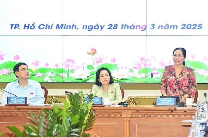 Chairwoman Nguyen Thi Le of the Ho Chi Minh City People's Council speaks at the meeting le.jpg