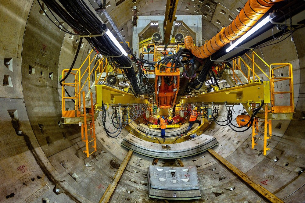 The work Thi cong duong ham metro (Construction of the metro tunnel) by author Vo Van Hoang metro.jpg