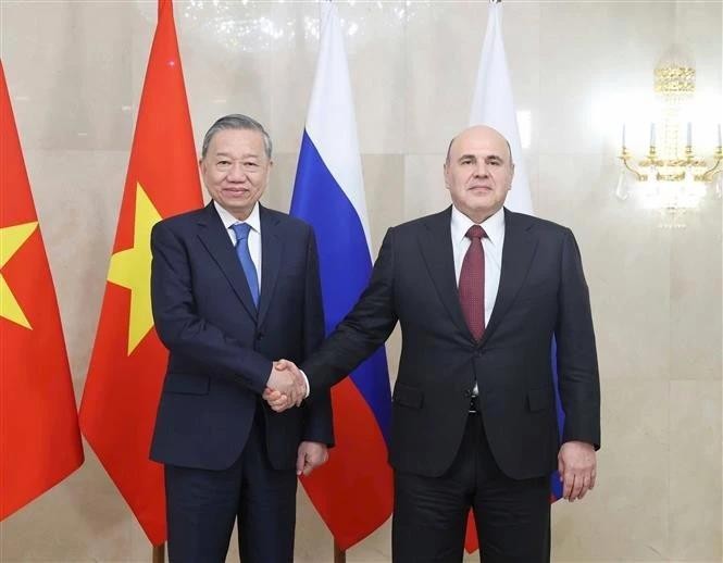 Party General Secretary To Lam (left) meets with Russian Prime Minister Mikhail Mishustin in Moscow on May 8. (Photo: VNA) vietnamese-party-leader-meets-russian-pm-1.jpg