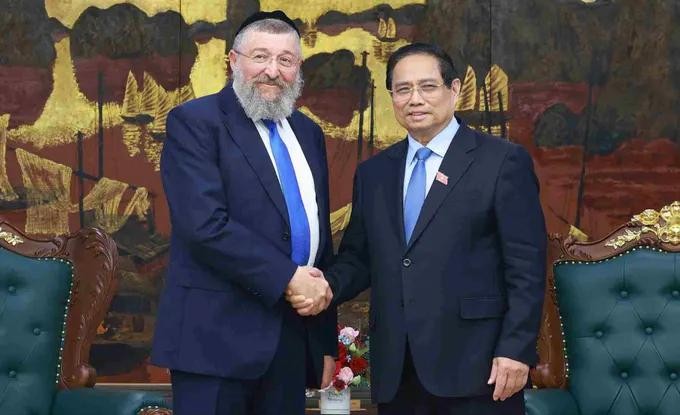 Prime Minister Pham Minh Chinh receives Minister Rabbi Yoav Ben Tzur of Labor of Israel this morning israel.jpg