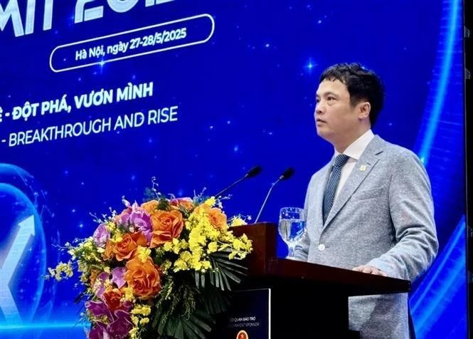 Chairman of VINASA Nguyen Van Khoa addresses the event .(Photo: VNA) vna-potal-dien-dan-cap-cao-chuyen-doi-so-viet-nam-chau-a-2025-lam-chu-cong-nghe-dot-pha-vuon-minh-8057275.jpg