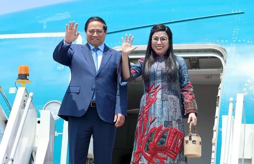 PM Pham Minh Chinh and his spouse (Photo: VNA) vnapotalthutuongketthucchuyenthamchinhthucmalaysiavathamduhoinghicapcaoaseanlanthu468059572-17488679313841587976557.jpg