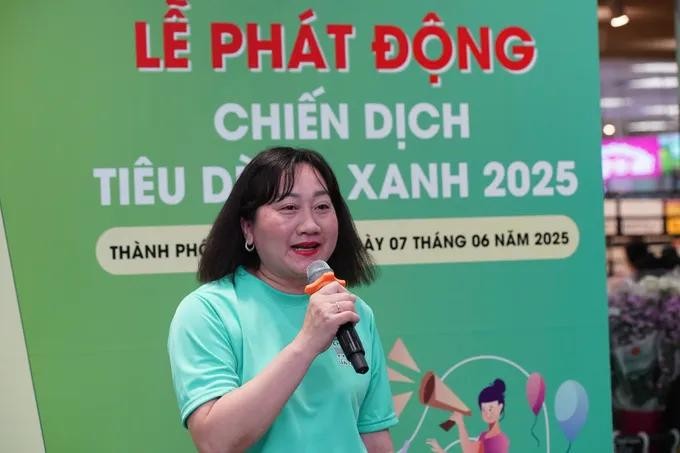 Deputy Editor-in-Chief of Sai Gon Giai Phong Newspaper Bui Thi Hong Suong speaks at event SUONG.jpg