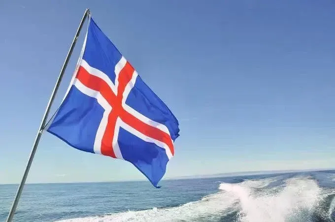 Iceland's national flag (Photo: internet) icelang.jpg