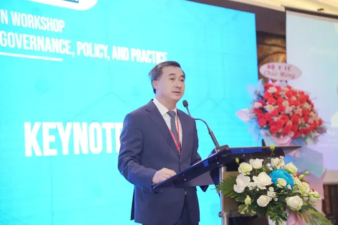 Deputy Minister of Health Tran Van Thuan nht02486-6667-248.jpg