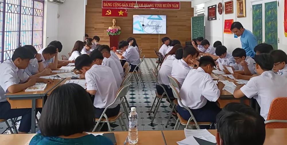 Students at the Gifted Sports High School follow the curriculum of the Ministry of Education and Training sport.jpg