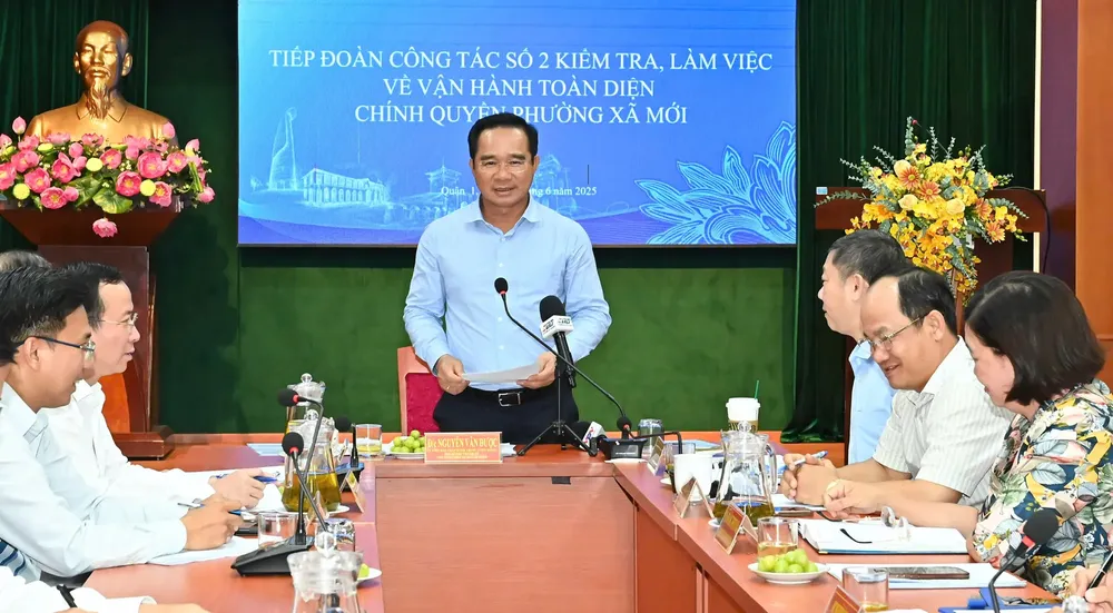 Chairman of Ho Chi Minh City People's Committee Nguyen Van Duoc inspects the comprehensive operation of the new ward government in District 1. z6743539050170-0f9b1da5a42454e8ad2ff50189ad4ef7-5833-7980.jpg