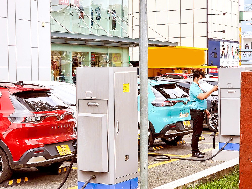 Urgent need for charging infrastructure following a surge in electric vehicles u1g-4223-6894.jpg.jpg