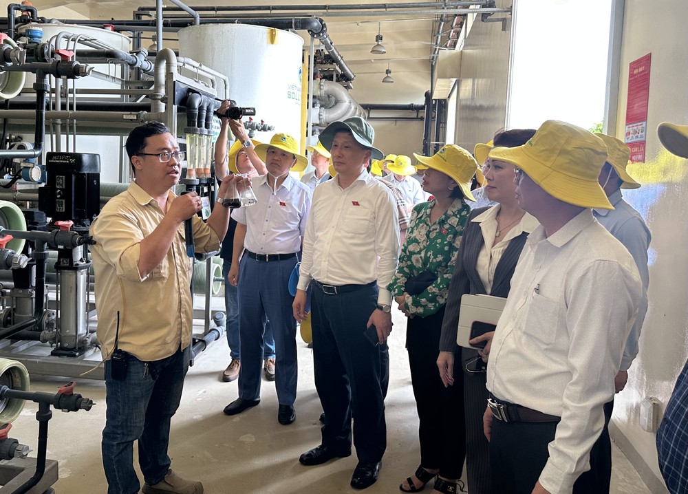 The National Assembly's monitoring delegation supervises at Da Phuoc Waste Treatment Complex. giam-sat-h2-6786-5049.jpg.jpg